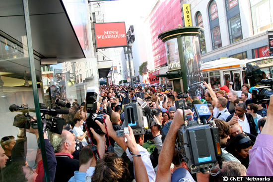 Apple iPhone goes on sale, June 2007