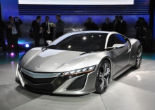 Japan eyes driverless cars by early 2020s