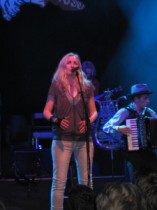 17Hippies live