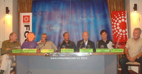 bangkok-noir-writers John Burdett, General Vasit Dejkunjorn, Tew Bunnag, Christopher G. Moore, Collin Piprell and Dean Barrett. Colin Cotterill sent along a 'clone' who was exposed early on in the proceedings.(www.bangkoknoir.info)