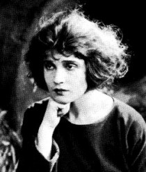 Tina-Modotti