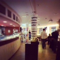 Gelbe Tapete Schaubühne