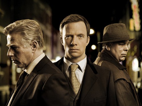 Detective Sergeant Miles (Phil Davis), Detective Inspector Chandler (Rupert Penry-Jones) und Buchan (Steve Pemberton)