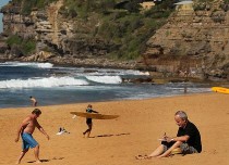 Michael-Robotham-auf Avalon Beach