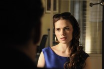 Hayley Atwell als Consuelo in Falcón