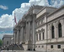„Image-Metropolitan Museum of Art entrance NYC NY“ von Arad - Eigenes Werk. Lizenziert unter Creative Commons Attribution-Share Alike 3.0 über Wikimedia Commons - http://commons.wikimedia.org/wiki/File:Image-Metropolitan_Museum_of_Art_entrance_NYC_NY.JPG#mediaviewer/File:Image-Metropolitan_Museum_of_Art_entrance_NYC_NY.JPG
