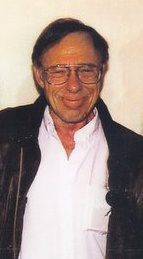 „Robert Sheckley in the mid-1990s“ von John Henley - Wikimedia submission. Lizenziert unter CC BY-SA 3.0 über Wikimedia Commons - http://commons.wikimedia.org/wiki/File:Robert_Sheckley_in_the_mid-1990s.jpeg#mediaviewer/File:Robert_Sheckley_in_the_mid-1990s.jpeg