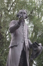 Kant-Denkmal in Königsberg (Bildhauer: Christian Daniel Rauch) 