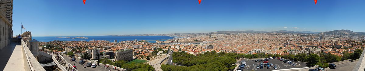 1199px-Marseille_Panorama_NDDLG_NorthWest_JD_12082007