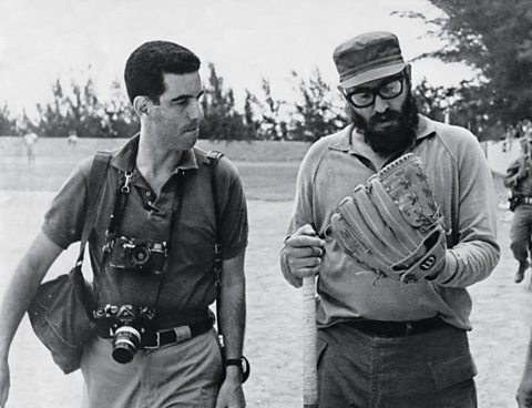 Lee Lockwood on a baseball field with Fidel Castro 1964. Lee Lockwood TASCHEN 2016.