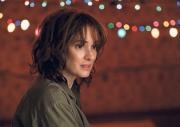 Übersinnlich unterwegs: Winona Ryder in «Stranger Things» (Bild: Netflix)