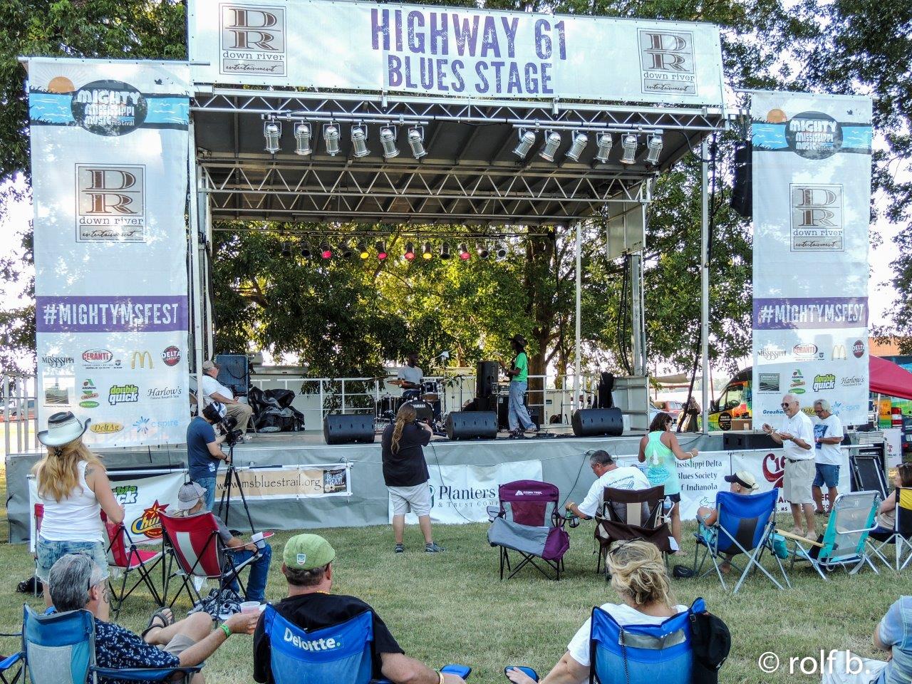 01highway-61-blues-stage