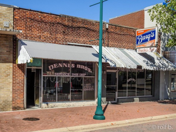08 farish street, peaches restaurant 07