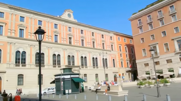 Piazza San Silvestro