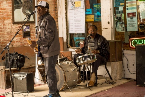 Foto 17) Hezekiah Early & Robert `Lil Poochie` Watson