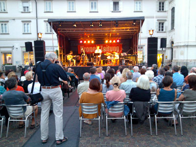 Tribal Dialects Live at Murszene