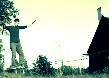 Auf der Slackline (Foto: Paul Laub)