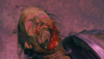 2205: Ja, es gibt außerirdisches Leben - blutgierige Alien-Vampire