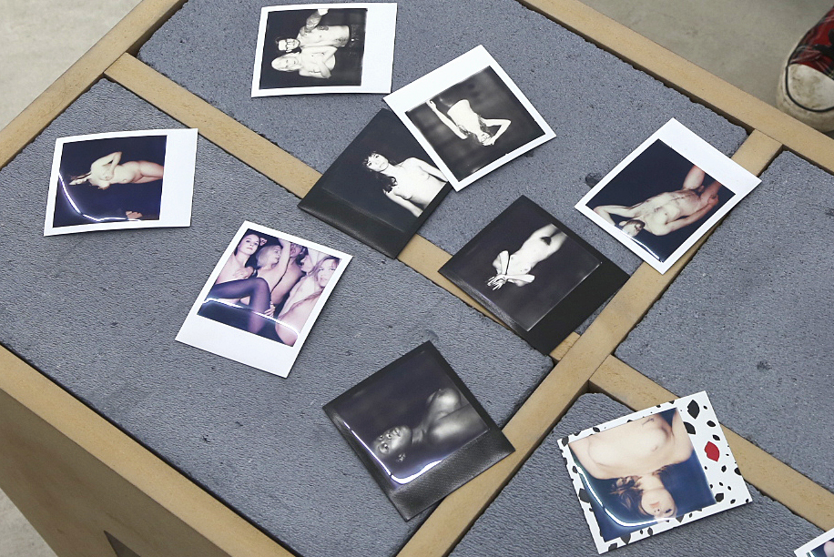ali-altin-ausstellung-02_renk