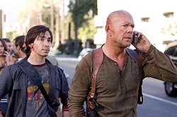 Stirb langsam 4.0 (R: Len Wiseman)