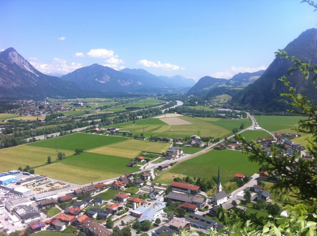 Der Blick auf's vorerste Zillertal: Strass liegt Maria Brettfall regelrecht 'zu Füßen'