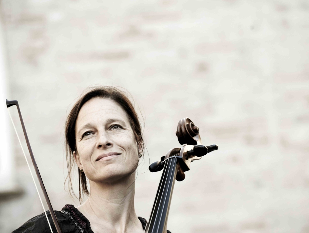 Die Cellistin Anja Lechner lässt sich nicht auf eine musikalische Richtung und eine ästhetische Grundhaltung festlegen.