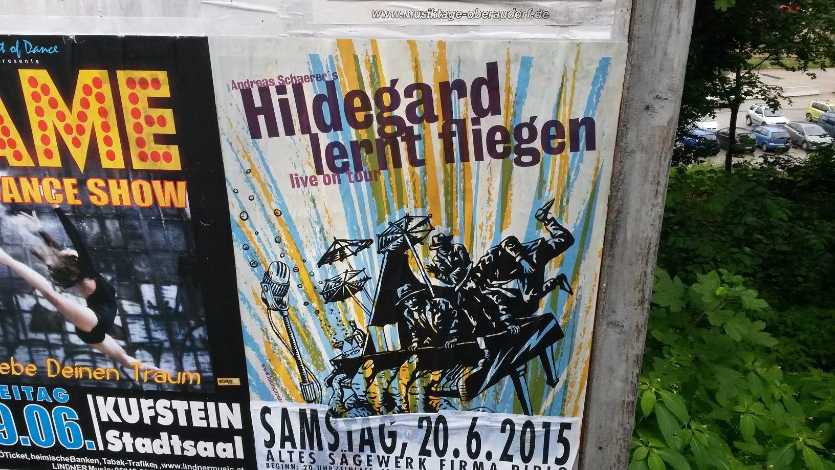 Ein Plakat in Kufstein verrät: Am Samstag stehen die Schweizer mit Weltklasse auf der Bühne in Kufstein. Also in der Provinz.
