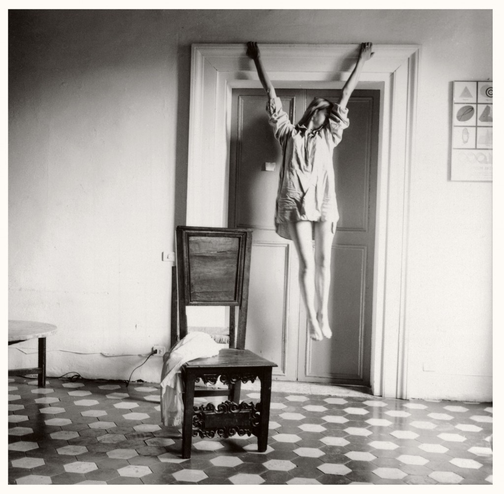 Francesca Woodman, Untitled, Rome, Italy, 1977–1978/2006 © Courtesy George and Betty Woodman, New York / SAMMLUNG VERBUND, Wien