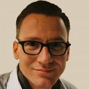 Martin Kolozs findet in seiner Biographie einen ganz eigenen Ton (Bild: Facebook Martin Kolozs)