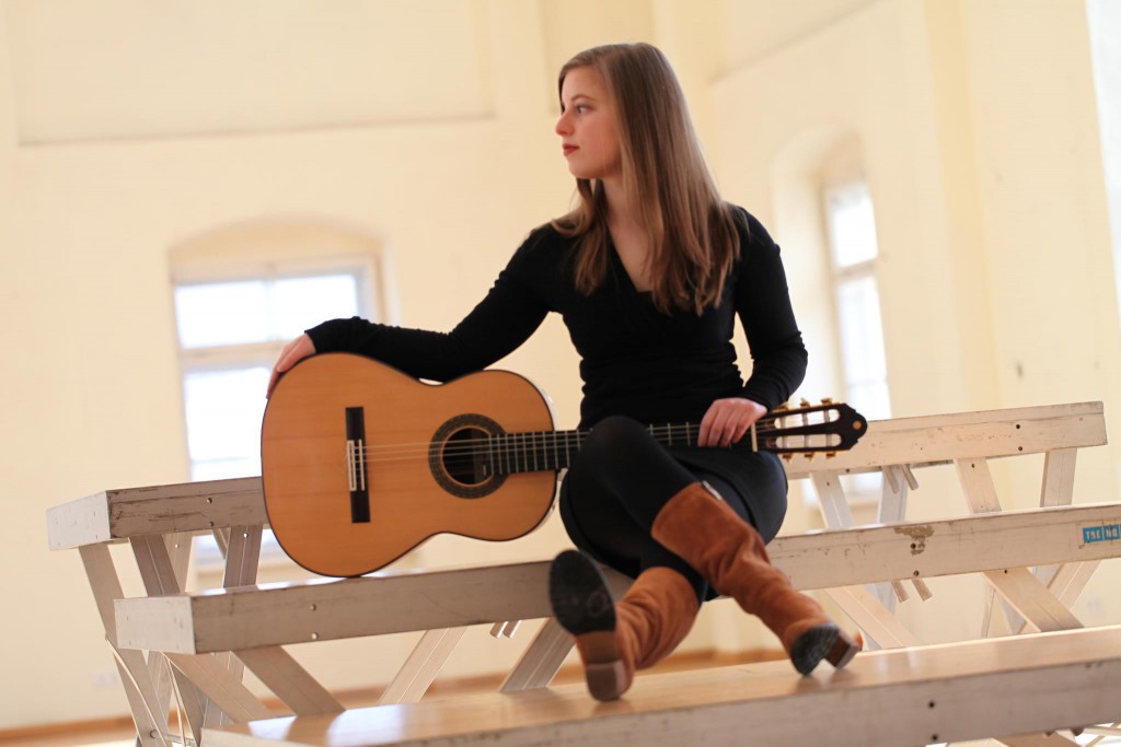 Die Gitarristin Stella Maria Schletterer überzeugte bei ihrem Konzert im "Vierundeinzig" in Innsbruck.
