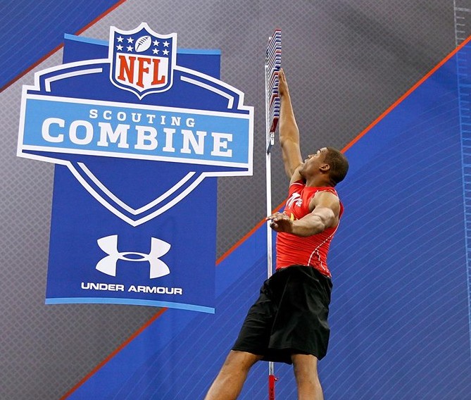 https://www.facebook.com/NFL/photos/pb.68680511262.-2207520000.1456418347./10153679061141263/?type=3&theater