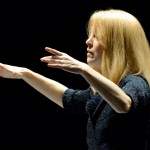Die Komponistin Maria Schneider: Nicht zwischen allen Stühlen (Bild: Ivo Martins)