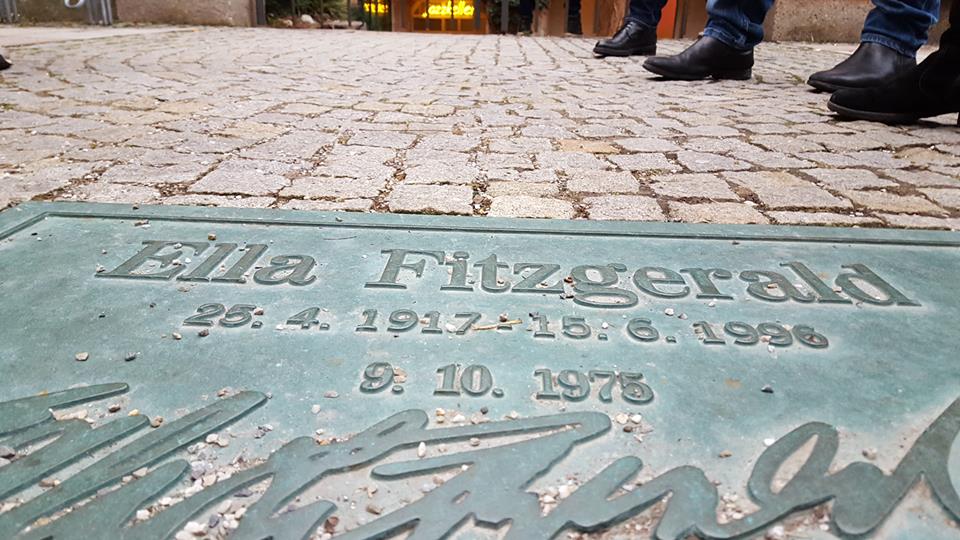 ist der Jazz ebenso tot wie diese Dame? (Bild: Felix Kozubek)