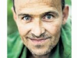 Valera, 41 Jahre alt,  infizierte sich als Feldarbeiter bei der Kartoffelernte mit Tuberkulose. Weil Medikamente nicht halfen, wurde ihm ein Lungenflügel entfernt. Gegen die Schmerzen bekam er Morphium, danach begann er, synthetische Drogen zu nehmen, wurde abhängig. Seine Frau verließ ihn und zog mit den drei Kindern nach Russland. Valera schlägt sich als Saisonarbeiter  durch, Drogen nimmt er  nicht mehr. Ein Mal im Jahr besucht ihn sein Sohn. 
