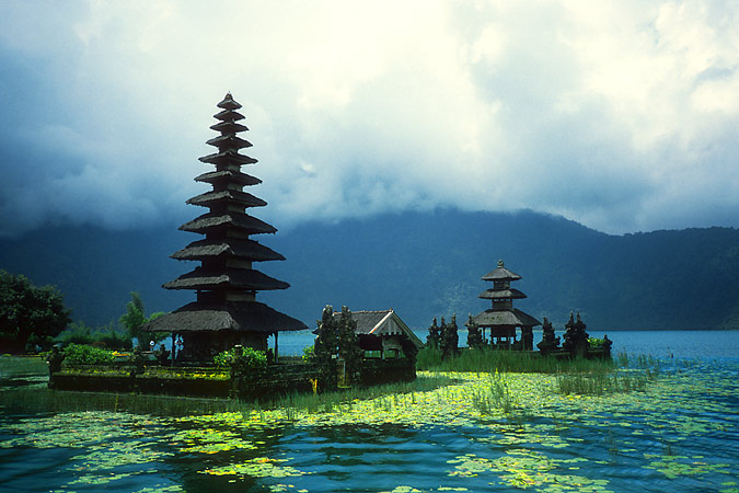 bali flug günstig