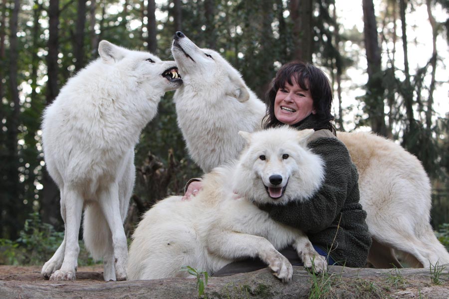 Tanja Askani mit Nanuk, Naaja und Noran<br>
