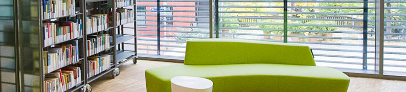 Lesende in der Stadtbibliothek im Bildungscampus Nürnberg