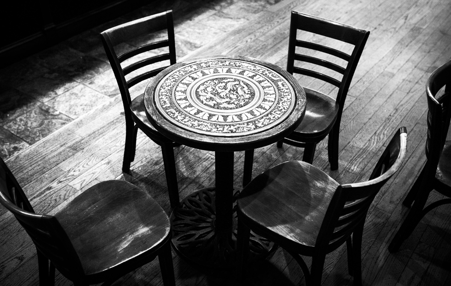 angie-chung_empty-chairs-20-year-old-imprints_-cc-by-sa-2-0
