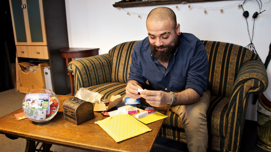 firas-alshater-sofa-textbild