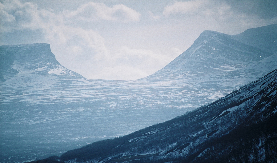 Lapporten_winter_CC BY-SA 2.0_Oskar Karlin