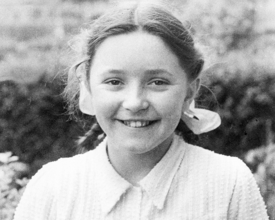 isobel_mcmillan_900px