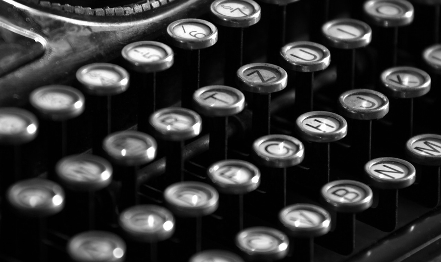 typewriter-472850_1280