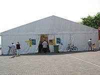 Das Messezelt