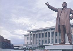 Christian Kracht, Eva Munz, Lukas Nikol: Die totale Erinnerung. Kim Jong Ils Nordkorea