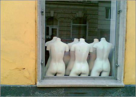 Mannequins_2nd_hand_copyright_Christiane_Zintzen