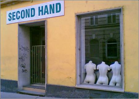 Mannequins_2nd_hand_copyright_Christiane_Zintzen