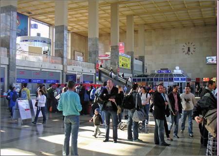 Westbahnhof_Wien_April_2008_copyright_Georg_Rigele