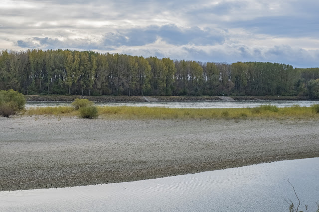 Uferstreifen / An den Ort des Verbrechens © Chris Zintzen @ panAm productions