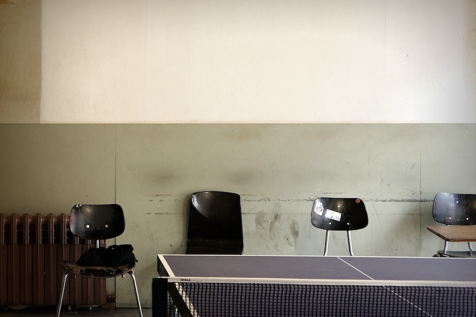 Tischtennisplatte im Dr. Pong
