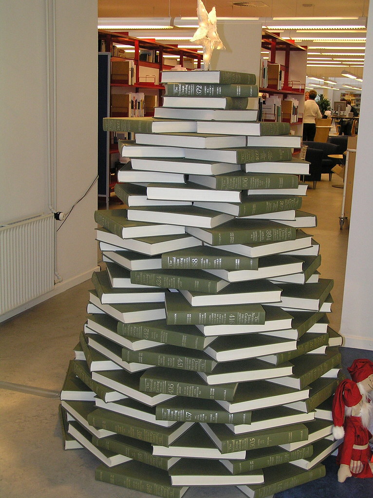 Library christmas tree 2006 by donaldist